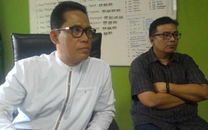Mbah Moen dan KH. Syukron Ma Mbah Moen dan KH. Syukron Ma