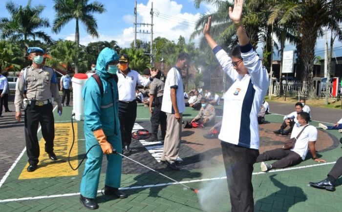 Cegah Covid-19, Personel Polres Batu Dijemur 30 Menit Cegah Covid-19, Personel Polres Batu Dijemur 30 Menit