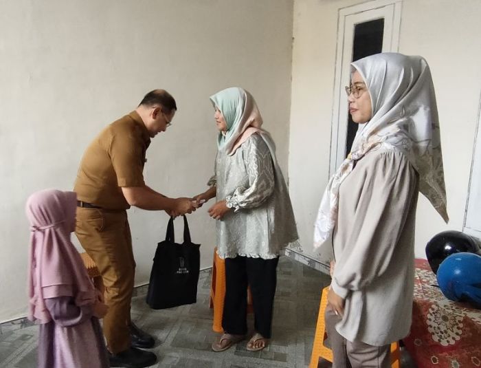 Safari Ramadan di Bangkalan, Kadisdik Jatim Kaget Ada Guru Tempuh 2 Jam Perjalanan untuk Mengajar Safari Ramadan di Bangkalan, Kadisdik Jatim Kaget Ada Guru Tempuh 2 Jam Perjalanan untuk Mengajar