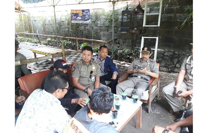 Tuntut 7 Rekannya Dipekerjakan Kembali, Pabrik Gris Pasuruan Kembali Didemo Tuntut 7 Rekannya Dipekerjakan Kembali, Pabrik Gris Pasuruan Kembali Didemo