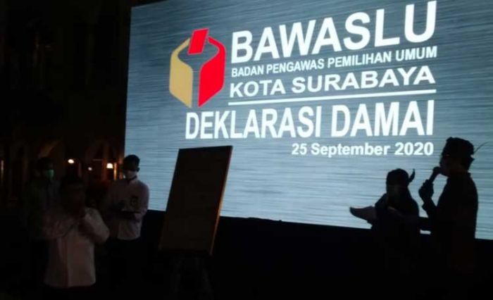 Deklarasi Damai Pilwali Surabaya 2020: Mahfud-Mujiaman Hadir, Eri-Armuji Diwakilkan Deklarasi Damai Pilwali Surabaya 2020: Mahfud-Mujiaman Hadir, Eri-Armuji Diwakilkan