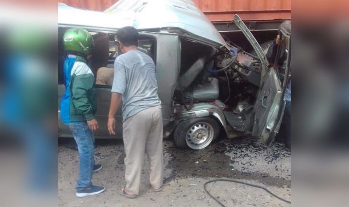 Polisi Tetapkan Sopir MPU Sebagai Tersangka dalam Laka Maut di Tuban Polisi Tetapkan Sopir MPU Sebagai Tersangka dalam Laka Maut di Tuban