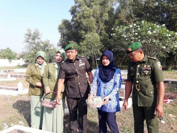 Gelar Ziarah dan Tabur Bunga, Kodim 0829/Bangkalan Peringati HUT Korem 084/BJ ke 51 Gelar Ziarah dan Tabur Bunga, Kodim 0829/Bangkalan Peringati HUT Korem 084/BJ ke 51