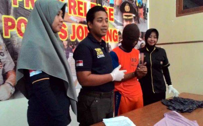 Dukun di Jombang Setubuhi Korbannya, Berdalih Bisa Keluarkan Jarum dalam Perut Pasien Dukun di Jombang Setubuhi Korbannya, Berdalih Bisa Keluarkan Jarum dalam Perut Pasien