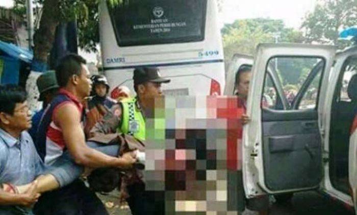 Niat Lihat Pawai Budaya, ABG di Ponorogo malah Tewas Terlindas Bus Pariwisata Niat Lihat Pawai Budaya, ABG di Ponorogo malah Tewas Terlindas Bus Pariwisata