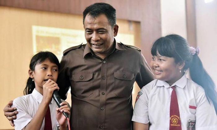 Pemkot Surabaya Buka Rekrutmen Anggota Dewan Pendidikan, Ini Persyaratannya Pemkot Surabaya Buka Rekrutmen Anggota Dewan Pendidikan, Ini Persyaratannya