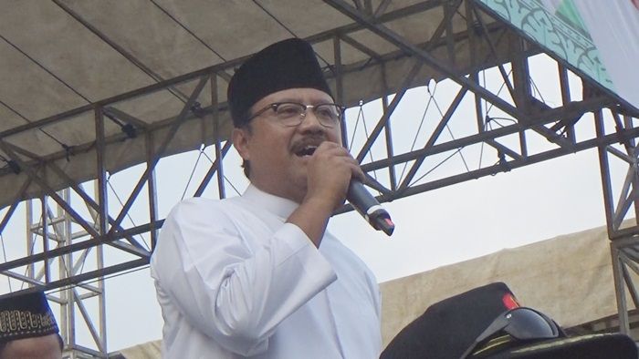 Gus Ipul Bersama Ribuan Santri Deklarasikan Anti Terorisme dan Radikalisme Gus Ipul Bersama Ribuan Santri Deklarasikan Anti Terorisme dan Radikalisme