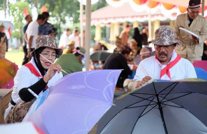 Peringati HUT RI, Pejabat Pemkab Sidoarjo Ikuti Lomba Melukis Payung Peringati HUT RI, Pejabat Pemkab Sidoarjo Ikuti Lomba Melukis Payung