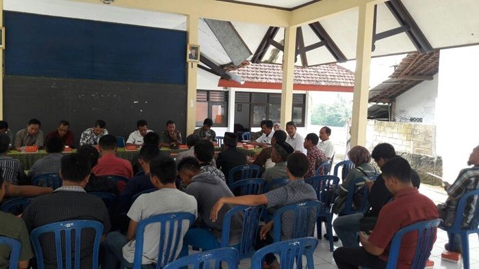 Limbah Abu PLTU Pacitan Dikeluhkan Warga Limbah Abu PLTU Pacitan Dikeluhkan Warga