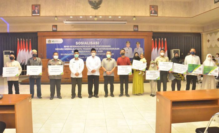 3.982 Tenaga Non-ASN di Pemkab Gresik Diberikan Jaminan BPJS Ketenagakerjaan 3.982 Tenaga Non-ASN di Pemkab Gresik Diberikan Jaminan BPJS Ketenagakerjaan