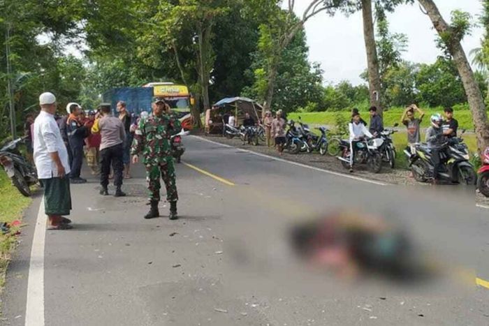 Diduga Kurang Konsentrasi, Pengendara Motor di Jember Tewas Setelah Terlibat Kecelakaan dengan Bus Diduga Kurang Konsentrasi, Pengendara Motor di Jember Tewas Setelah Terlibat Kecelakaan dengan Bus