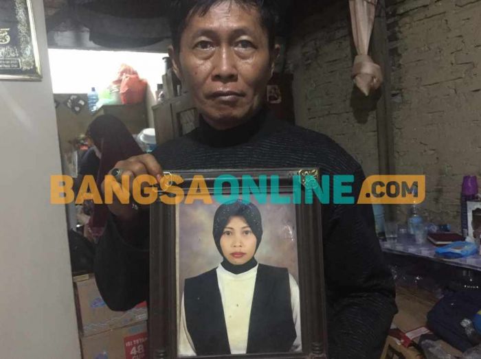 Guru SD di Surabaya Tewas Diduga karena Tabrak Lari, Keluarga Sesalkan Petugas yang Kurang Sigap Guru SD di Surabaya Tewas Diduga karena Tabrak Lari, Keluarga Sesalkan Petugas yang Kurang Sigap