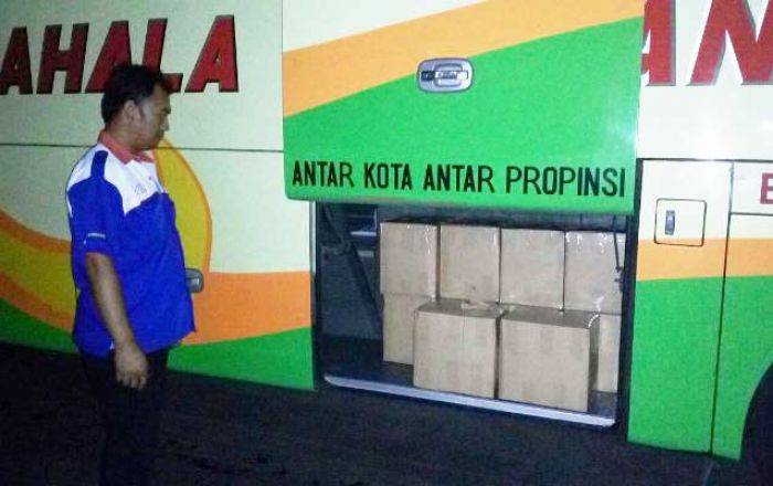 Angkut Arak Bali, Sopir Bus Pahala Kencana Diamankan Polsek Tanjungwangi Angkut Arak Bali, Sopir Bus Pahala Kencana Diamankan Polsek Tanjungwangi