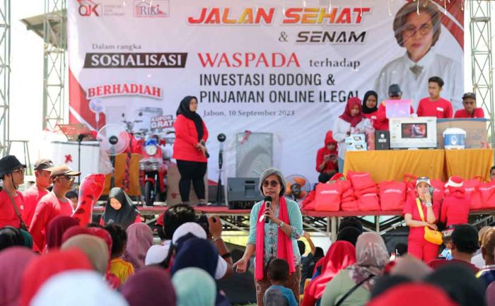 Gelar Jalan Sehat, Indah Kurnia Ajak Warga Permisan Waspadai Pinjol