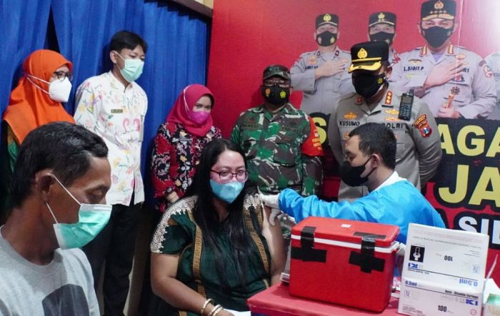 Polresta Sidoarjo Tambah Posko Siaga Vaksin 24 Jam di Krian dan Tanggulangin Polresta Sidoarjo Tambah Posko Siaga Vaksin 24 Jam di Krian dan Tanggulangin