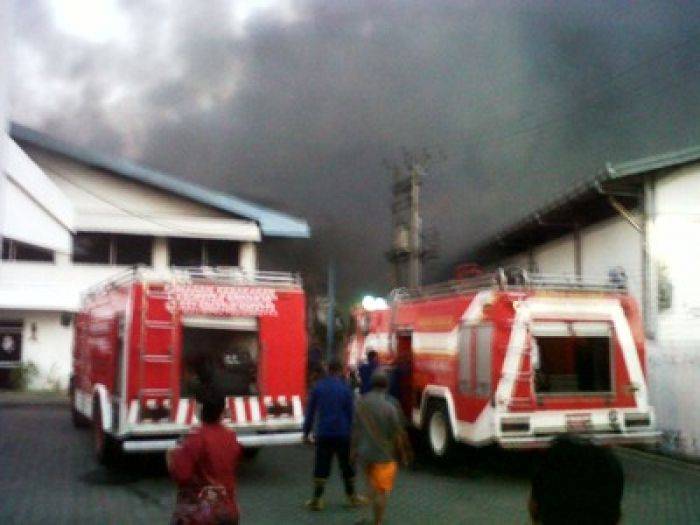 Pabrik Keranjang Plastik Terbakar Pabrik Keranjang Plastik Terbakar