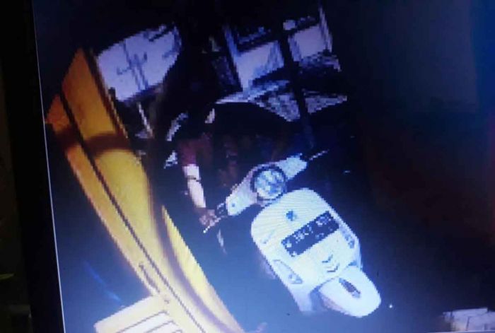 Modus Baru! Pelaku Pencurian Motor di Sidoarjo Gunakan Identitas Palsu untuk Kelabui Petugas Parkir Modus Baru! Pelaku Pencurian Motor di Sidoarjo Gunakan Identitas Palsu untuk Kelabui Petugas Parkir