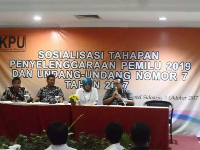 KPU Sosialisasi, Sejumlah Pengurus Parpol Sidoarjo Bertanya soal Verifikasi Faktual KPU Sosialisasi, Sejumlah Pengurus Parpol Sidoarjo Bertanya soal Verifikasi Faktual