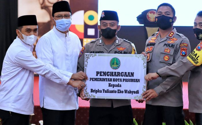 Janji Politik Gus Ipul-Mas Adi Berhasil Tingkatkan Ekonomi Kota Pasuruan Naik 3,4 Persen Janji Politik Gus Ipul-Mas Adi Berhasil Tingkatkan Ekonomi Kota Pasuruan Naik 3,4 Persen