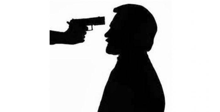 Salahi Aturan, Oknum Polisi Todongkan Pistol ke Mulut dan Hajar Buruh di Lumajang Salahi Aturan, Oknum Polisi Todongkan Pistol ke Mulut dan Hajar Buruh di Lumajang