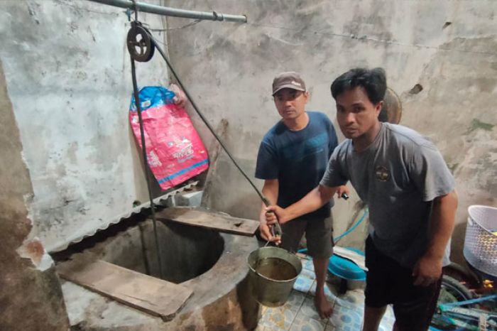 Tim ITS akan Kembali Tinjau Pencemaran Sumur Milik Warga Tempurejo Kediri Tim ITS akan Kembali Tinjau Pencemaran Sumur Milik Warga Tempurejo Kediri