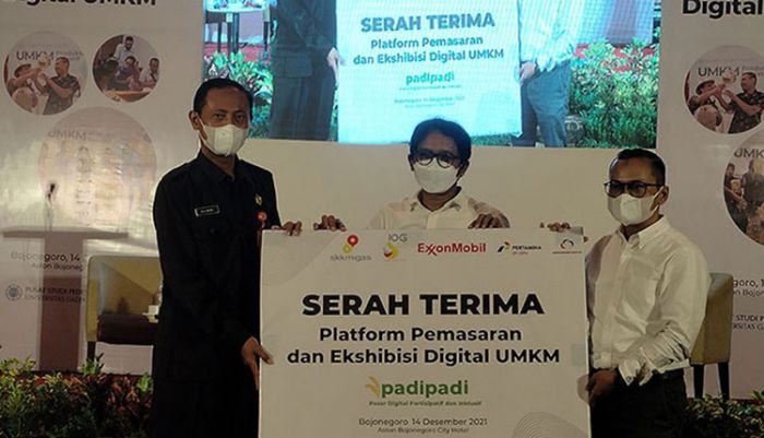 UGM dan EMCL Wadahi Pelaku UMKM Bojonegoro-Tuban Pasarkan Produk via Digital UGM dan EMCL Wadahi Pelaku UMKM Bojonegoro-Tuban Pasarkan Produk via Digital