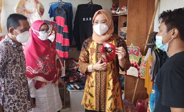 Suvenir Topeng dan Jaranan Kediri Rambah Turki dan Jepang, Disambangi Ketua Kadin Suvenir Topeng dan Jaranan Kediri Rambah Turki dan Jepang, Disambangi Ketua Kadin