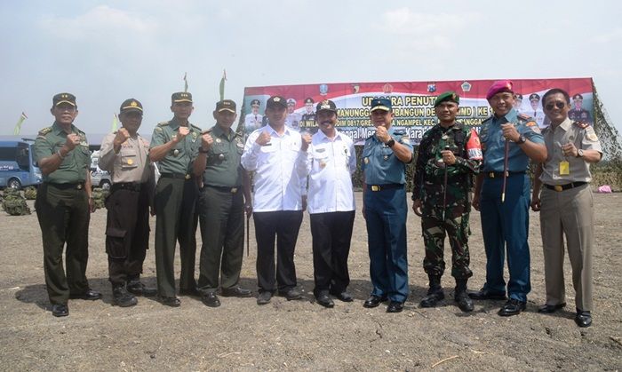 Kaskoarmada II Resmi Tutup TMMD ke-102 Tahun 2018 di Gresik