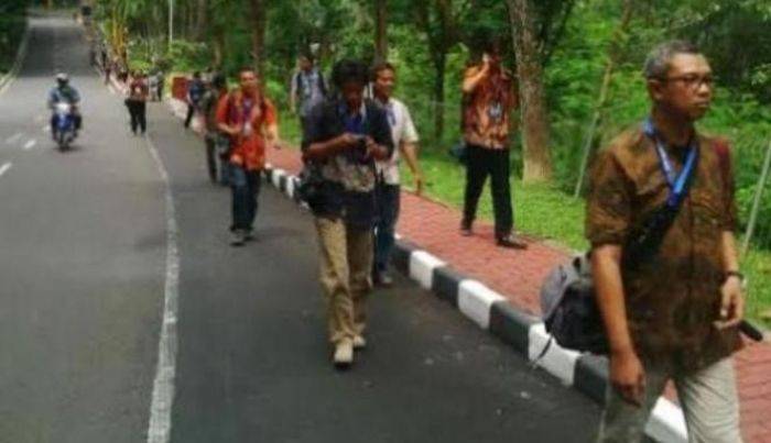 Pilih Kasih, Cuma Satu Media Boleh Meliput, 50 Wartawan Boikot Jokowi Pilih Kasih, Cuma Satu Media Boleh Meliput, 50 Wartawan Boikot Jokowi
