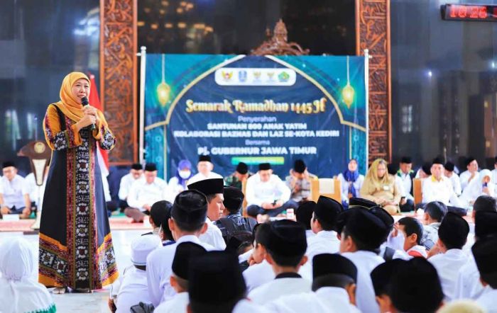 Pesan Khofifah soal Cita-cita untuk 800 Anak Yatim se-Kota Kediri