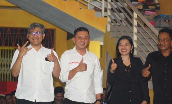 Budiman Sudjatmiko Kampanyekan Jokowi di Trenggalek Budiman Sudjatmiko Kampanyekan Jokowi di Trenggalek