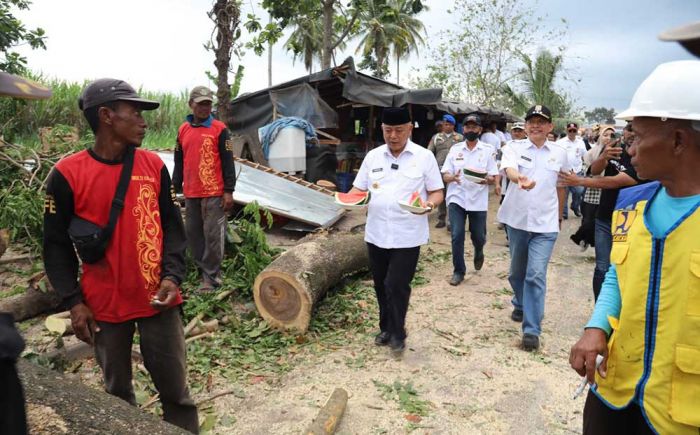 Bupati Malang Tinjau Pengerjaan Awal Ruas Jalan Gondanglegi Menuju Pantai Balekambang Bupati Malang Tinjau Pengerjaan Awal Ruas Jalan Gondanglegi Menuju Pantai Balekambang