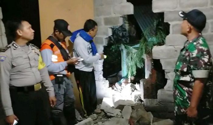 Hujan Lebat, Dua Rumah Warga Kediri Longsor Hujan Lebat, Dua Rumah Warga Kediri Longsor