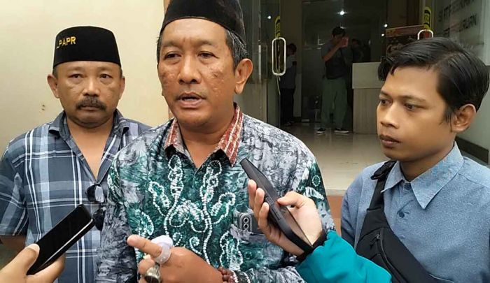 Nama Baiknya Dicemarkan, Ketua LPAPR Laporkan Media Online ke Polres Pasuruan Nama Baiknya Dicemarkan, Ketua LPAPR Laporkan Media Online ke Polres Pasuruan