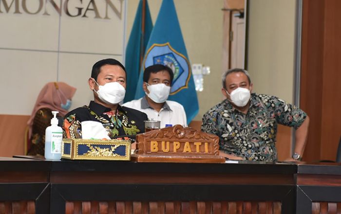 Bupati Yuhronur Hadiri Rakornas Pengendalian Inflasi Secara Virtual Bupati Yuhronur Hadiri Rakornas Pengendalian Inflasi Secara Virtual