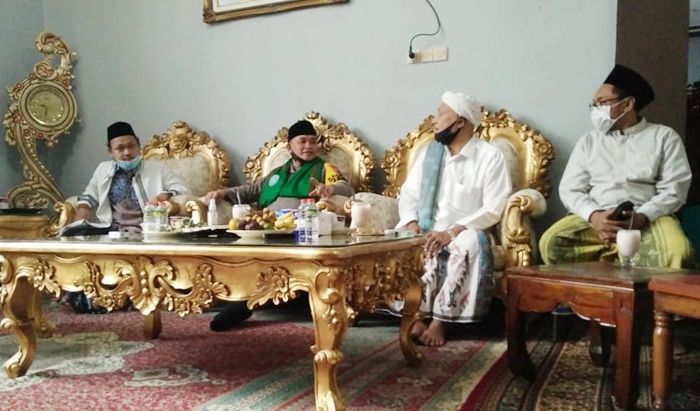 Kapolda Jatim Silaturahim ke Ponpes Al Hamidy Banyuanyar Timur dan Al Misdat Pamekasan Kapolda Jatim Silaturahim ke Ponpes Al Hamidy Banyuanyar Timur dan Al Misdat Pamekasan