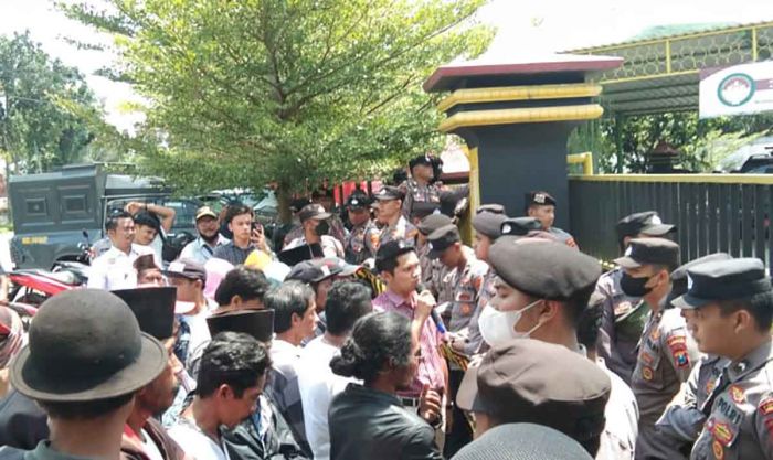 Tagih Janji soal Rekomendasi, Warga Desa Morombuh Kembali Geruduk DPMD Bangkalan