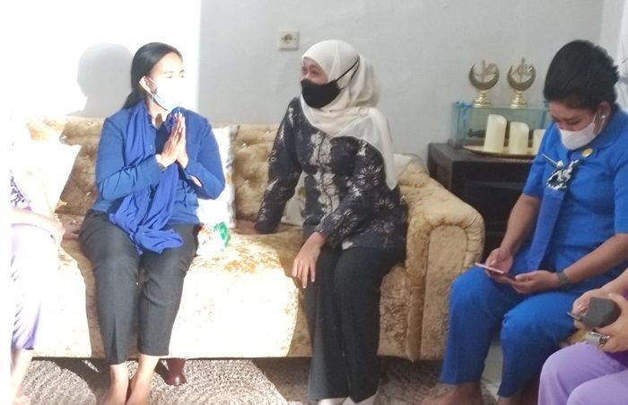 Kunjungi Keluarga Prajurit KRI Nanggala, Gubernur Khofifah: Masyarakat Jatim Berduka