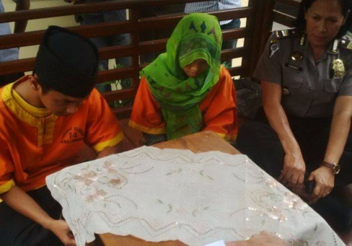 Polres Lamongan Nikahkan Tersangka Pembuang Bayi Polres Lamongan Nikahkan Tersangka Pembuang Bayi