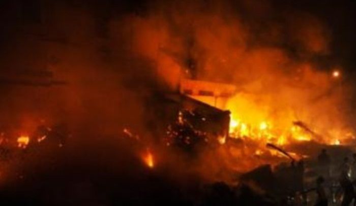 Tungku Peleburan Baja PT Jaya Mestika Meledak, 9 Karyawan Dilarikan ke Rumah Sakit Tungku Peleburan Baja PT Jaya Mestika Meledak, 9 Karyawan Dilarikan ke Rumah Sakit