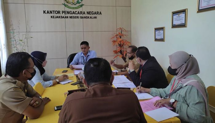 Kejari Bangkalan Gelar Pemanggilan Wajib Pajak Pemilik Restoran Kejari Bangkalan Gelar Pemanggilan Wajib Pajak Pemilik Restoran