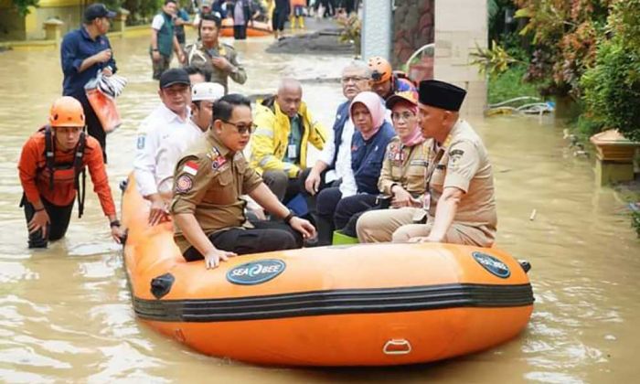 Dua Kecamatan di Bangkalan Terendam Banjir, Pompa Berkekuatan 250 Liter per Detik Dikerahkan Dua Kecamatan di Bangkalan Terendam Banjir, Pompa Berkekuatan 250 Liter per Detik Dikerahkan