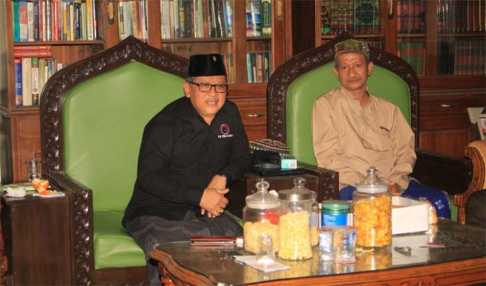 Sekjend PDIP Hasto Kristiyanto Berkunjung ke Pondok Pesantren Progresif Bumi Shalawat Sidoarjo Sekjend PDIP Hasto Kristiyanto Berkunjung ke Pondok Pesantren Progresif Bumi Shalawat Sidoarjo