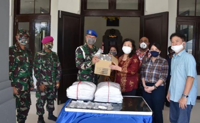 Satgas Covid-19 Lantamal VI Dapat Bantuan APD Satgas Covid-19 Lantamal VI Dapat Bantuan APD