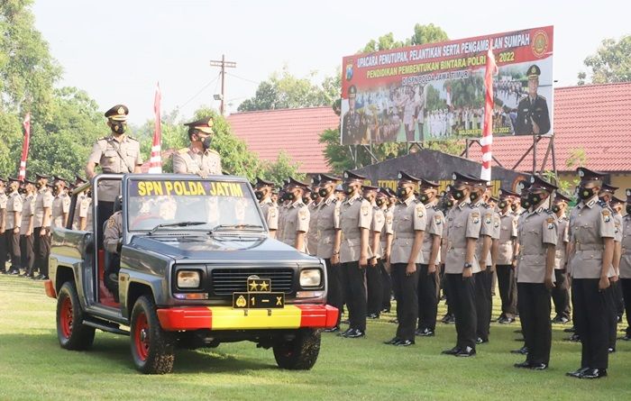 Kapolres Mojokerto Hadiri Upacara Penutupan Diktuk Bintara Polri Gelombang I TA 2022 Kapolres Mojokerto Hadiri Upacara Penutupan Diktuk Bintara Polri Gelombang I TA 2022
