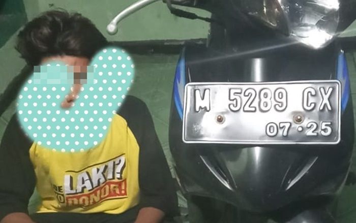Duo Spesialis Pencuri Kotak Amal Masjid di Pamekasan Diringkus Polisi Duo Spesialis Pencuri Kotak Amal Masjid di Pamekasan Diringkus Polisi