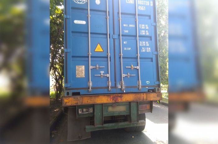 Pemotor Dilarikan ke Rumah Sakit Usai Tabrak Truk Parkir di Lingkar Timur Sidoarjo