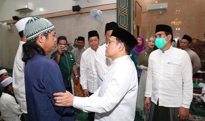 Wujud Empati, Cak Imin Ikuti Tahlil Korban Kecelakaan Tol Sumo Wujud Empati, Cak Imin Ikuti Tahlil Korban Kecelakaan Tol Sumo