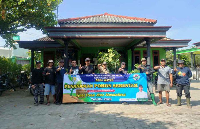 Gandeng Pegiat Lingkungan, Pemerintah Desa Wates Kediri Gelar Aksi Tanam Pohon Gandeng Pegiat Lingkungan, Pemerintah Desa Wates Kediri Gelar Aksi Tanam Pohon