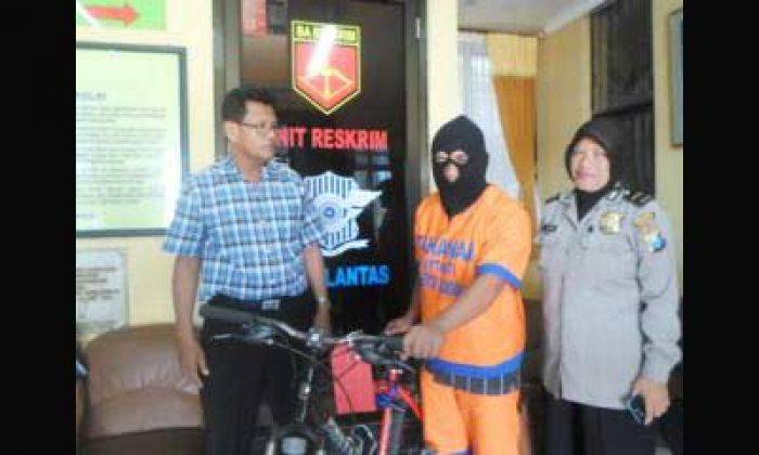 Maling Sepeda Ontel di Masjid Al-Furqon Tertangkap Maling Sepeda Ontel di Masjid Al-Furqon Tertangkap